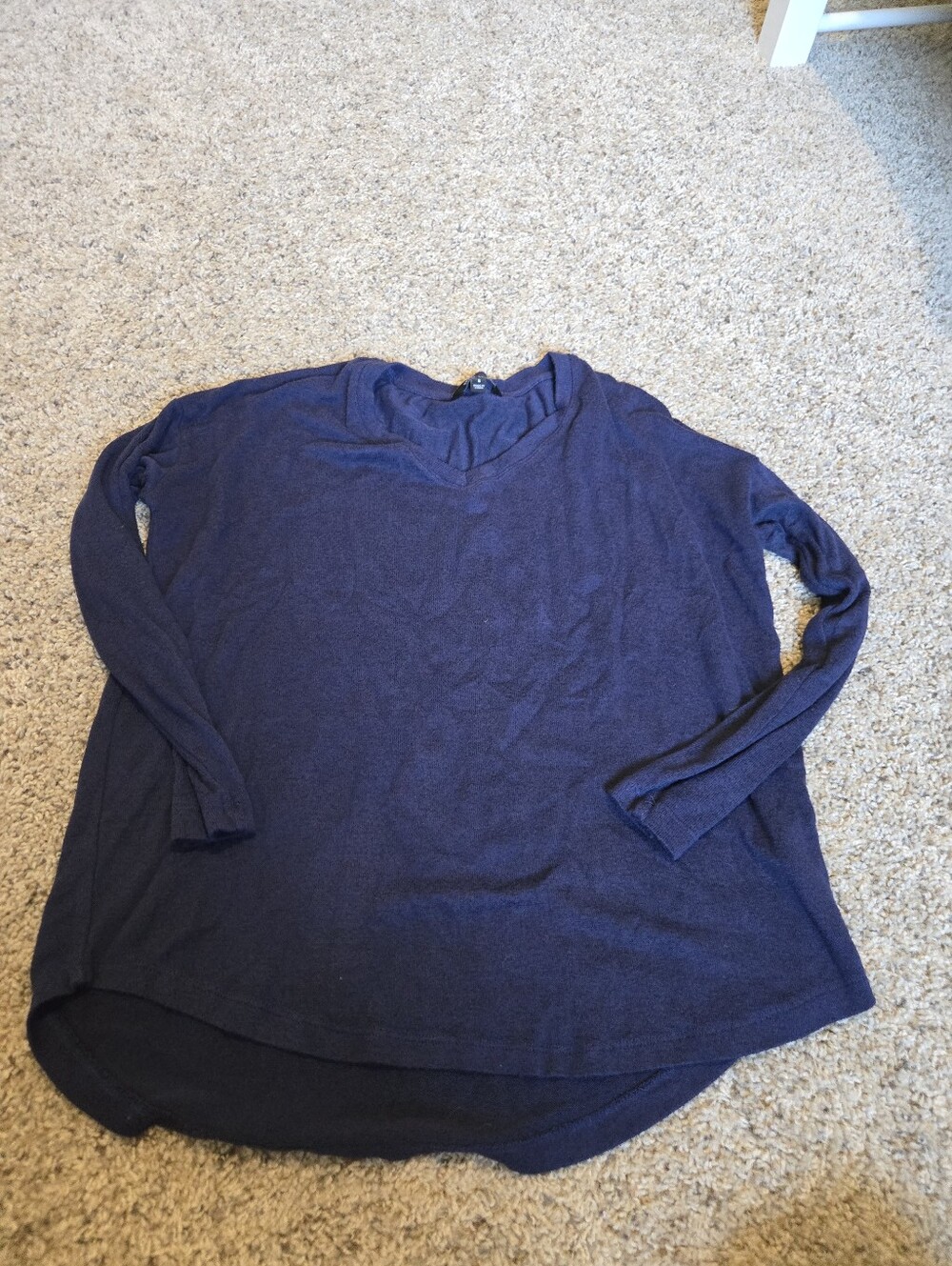 💖Well Worn Women's Navy V-Neck Long Sleeve Top